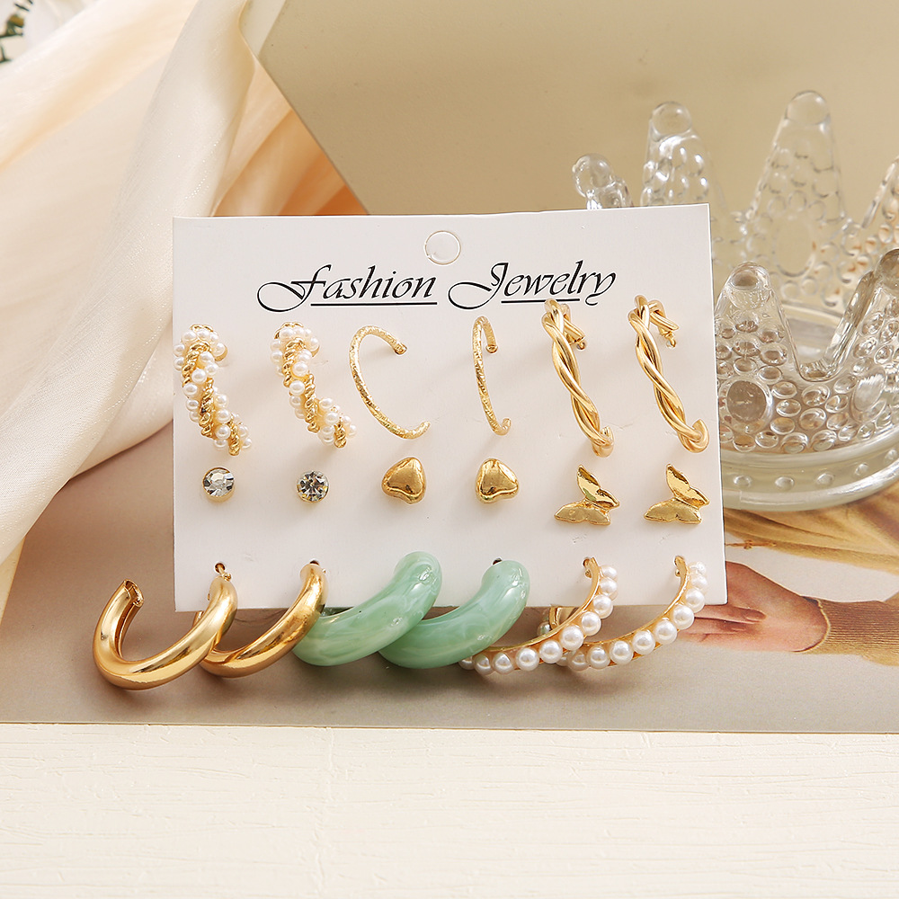 Cross-border acrylic C-shaped letter earrings, a retro inlaid imitation pearl earring set of 9 pieces, and creative twist ear loops Application Scenario