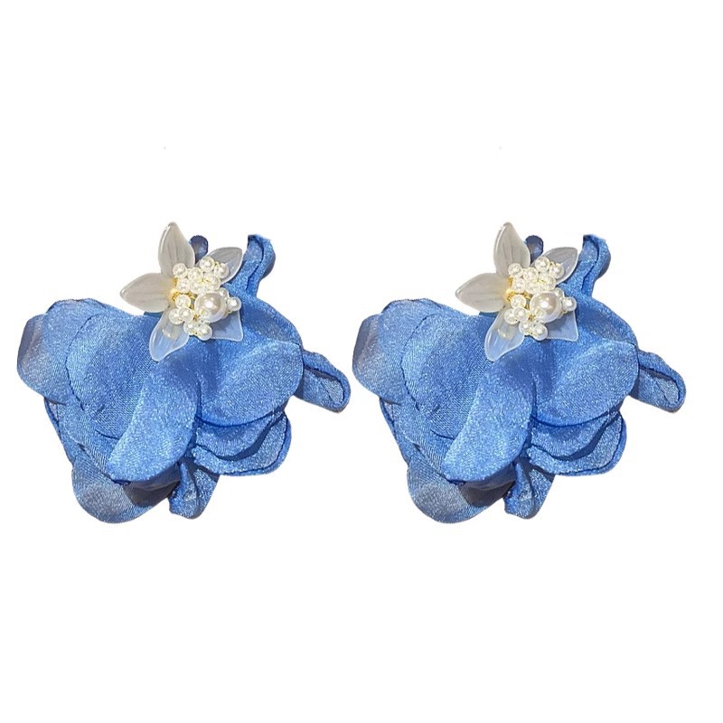 Ethereal and sweet yellow pearl flower earrings, unique and exaggerated for women to show off their faces, small stud earrings, seaside vacation photo earrings Item Picture