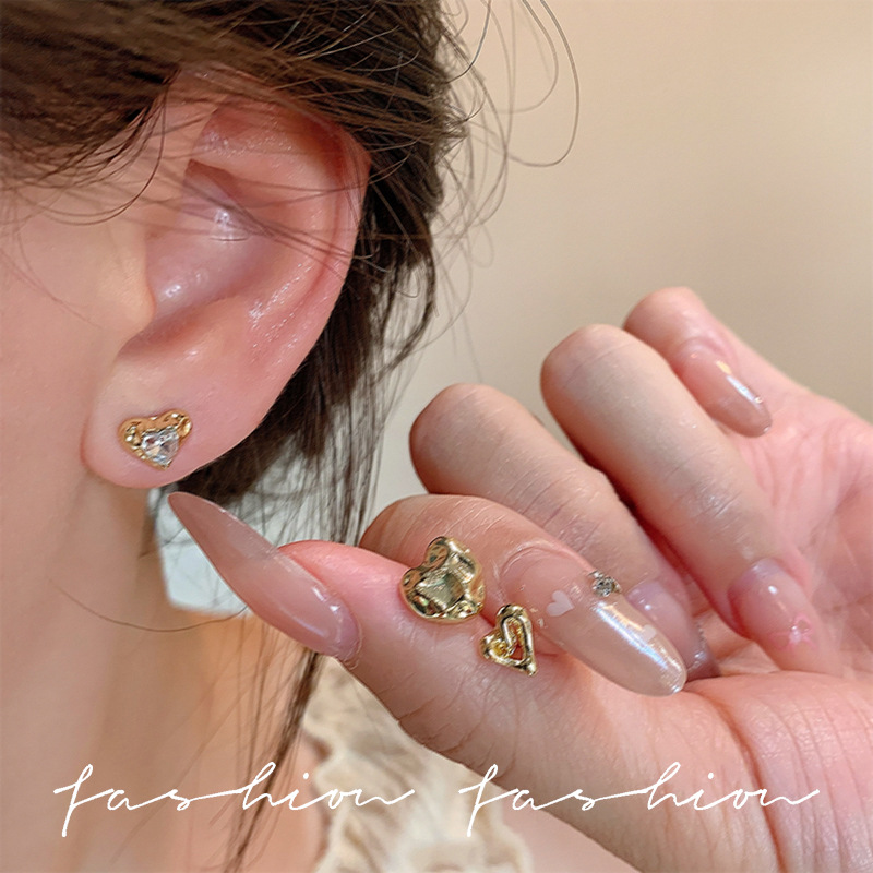 European and American niche design sense metal irregular concave-convex hammer pattern ear studs, light luxury high-end set earrings and earrings Application Scenario