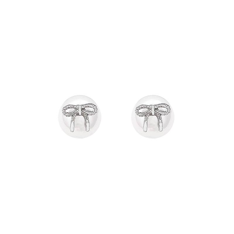 Retro silver needle steamed buns, pearl stud earrings, French sweet and elegant earrings, bow, high-end earrings, petite girl Item Picture