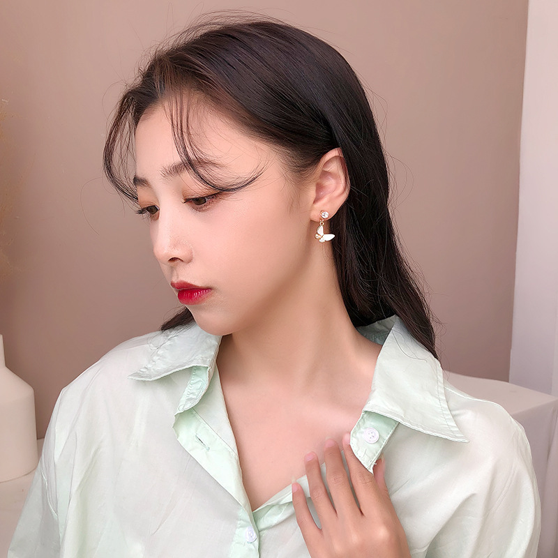 S925 Silver Needle Korean elegant female oil-dripping butterfly earrings, new trendy, simple and fresh stud earrings Specification drawing
