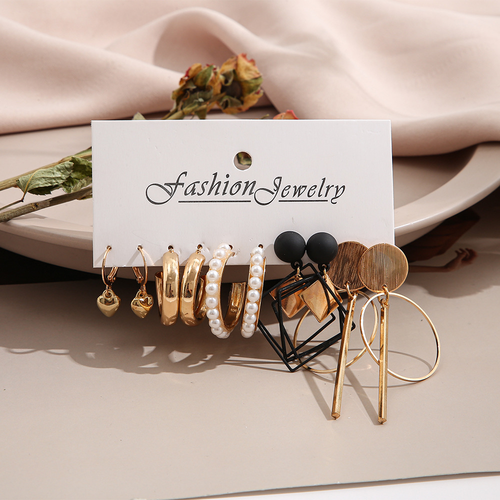 New retro imitation pearl ear ring C-shaped earring set of 5 pairs, creative and simple diamond-shaped geometric alloy earrings Application Scenario