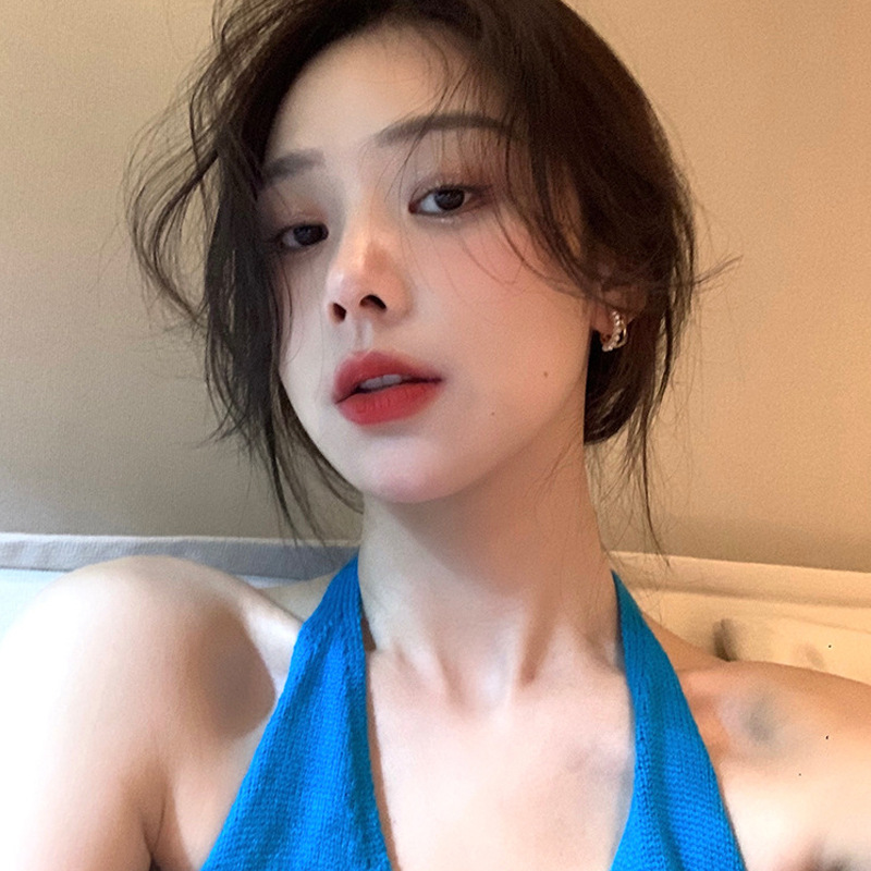 Double-layer metal pearl earrings, a niche design with a high-end and elegant style, are popular online bestsellers and versatile earrings for wholesale Application Scenario