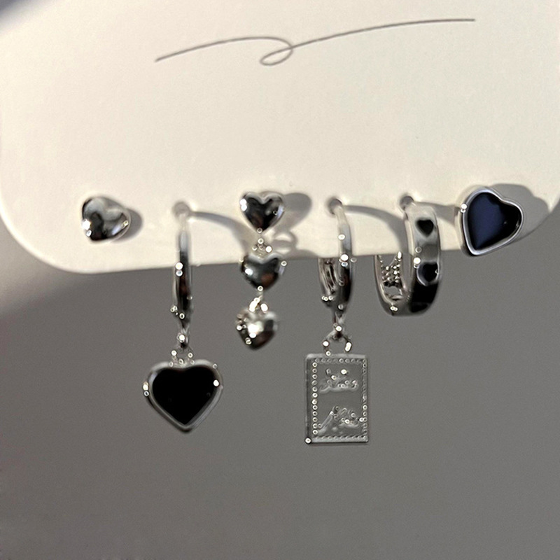 Sweet and cool style accessories, Instagram cold style heart ring six-piece set earrings, new personalized ear buckles, high-end feel full figure