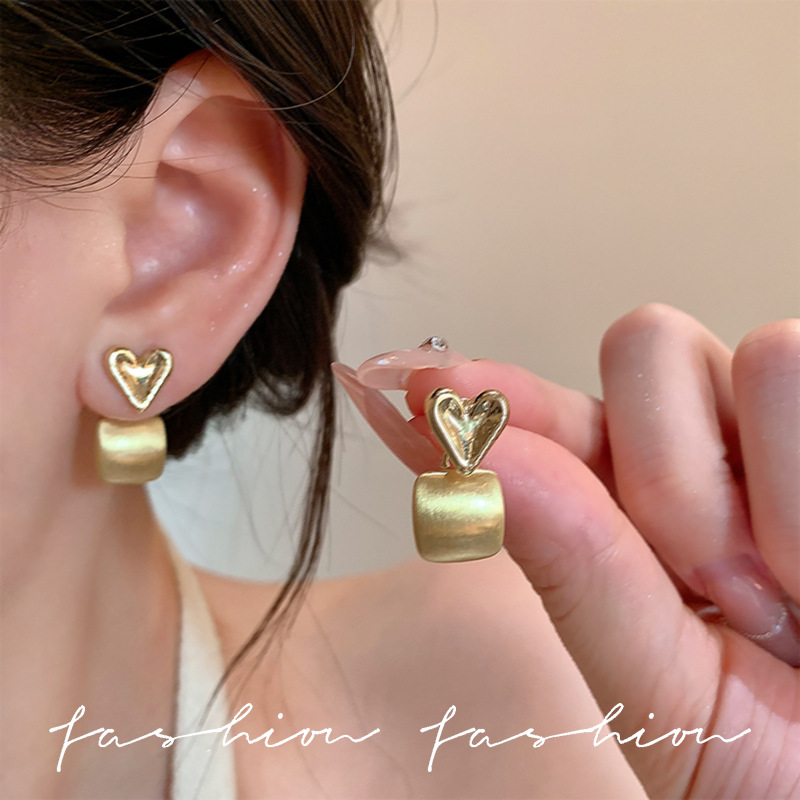 Brushed square earrings for women 2025 New bestsellers, high-end heart-shaped earrings, light luxury and niche stud earrings wholesale details Picture