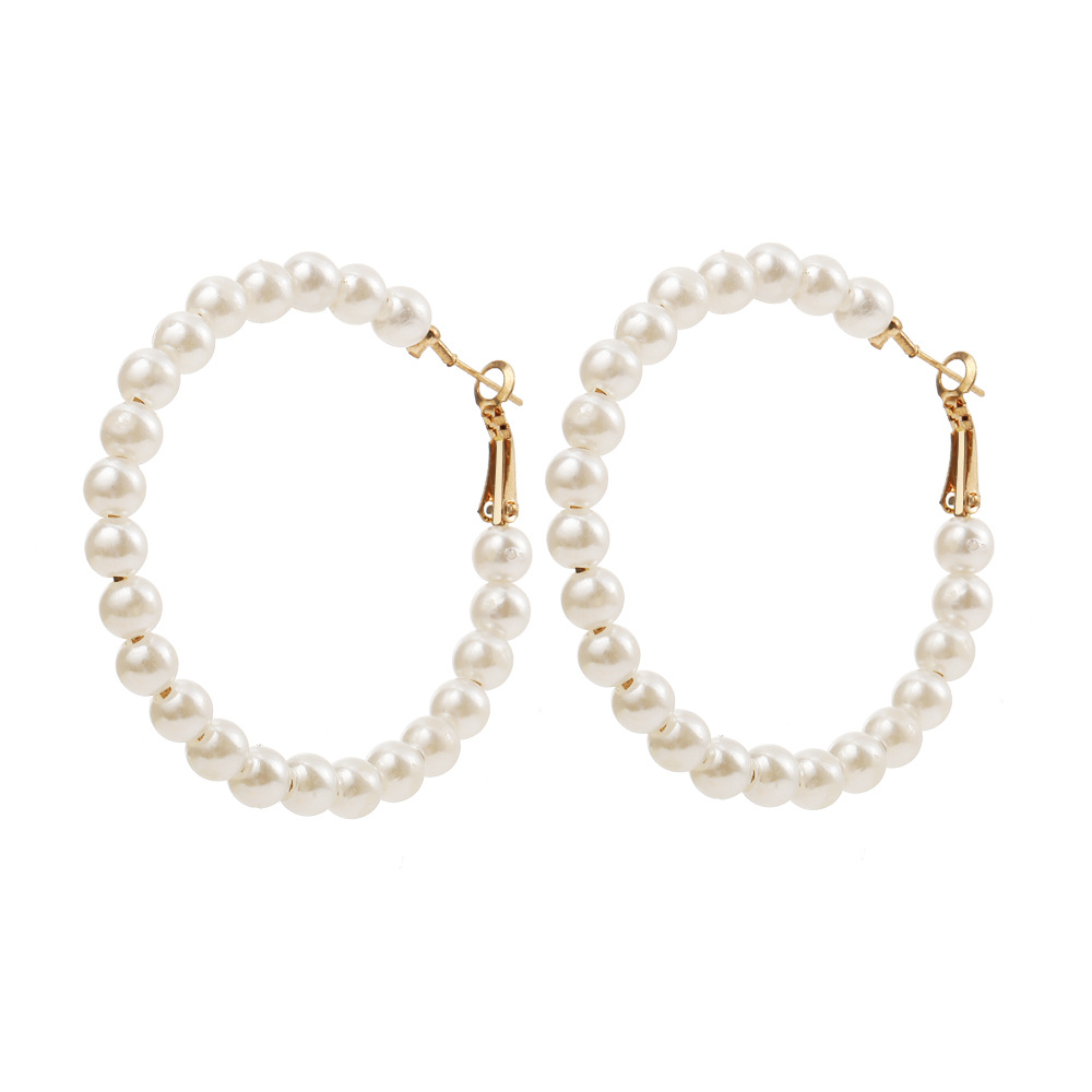 This is a best-selling retro imitation pearl ear ring from Europe and America. It features a stylish and cool Ins style large ring earrings Item Picture