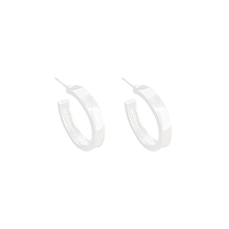 The cold and frosted silver ring earrings and French plain ring stud earrings are suitable for women with round faces as best-selling earrings Item Picture
