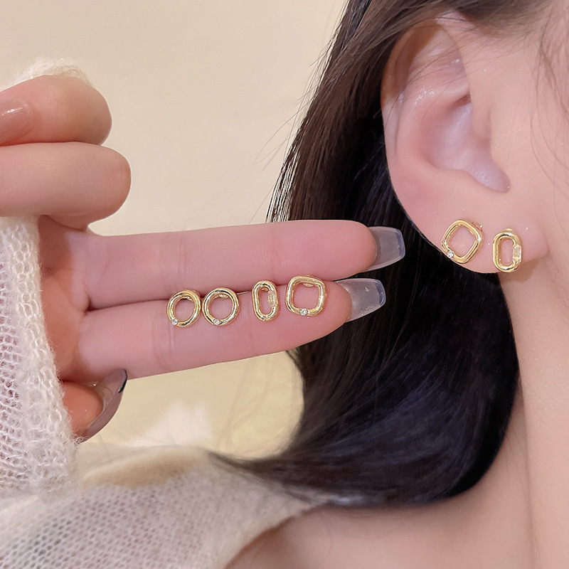 925 Silver needle simple and elegant stud earrings, French retro small and high-end earrings, cold style set for women wholesale details Picture