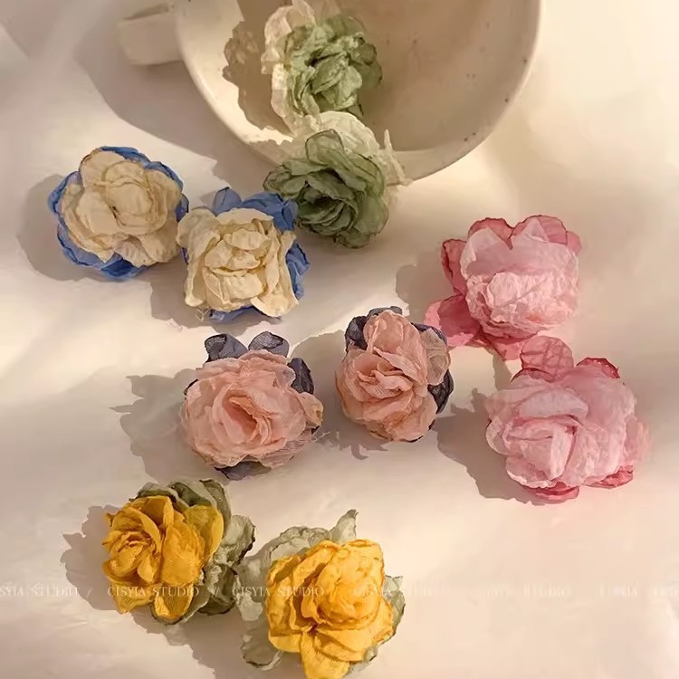 Pink flower earrings, women's fashion stud earrings, 2025 new bestseller, high-end, sweet, summer ethereal and cute earrings Application Scenario