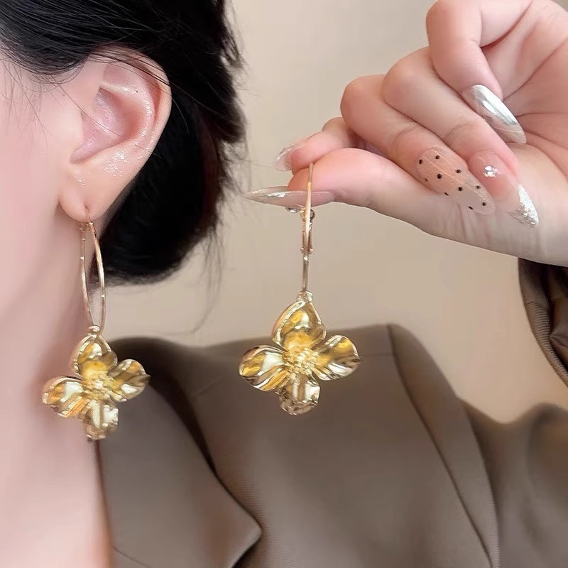 Large circular flower tassel earrings for women, light luxury, niche and high-end feel, exaggerated and elegant, fashionable and unique earrings Specification drawing