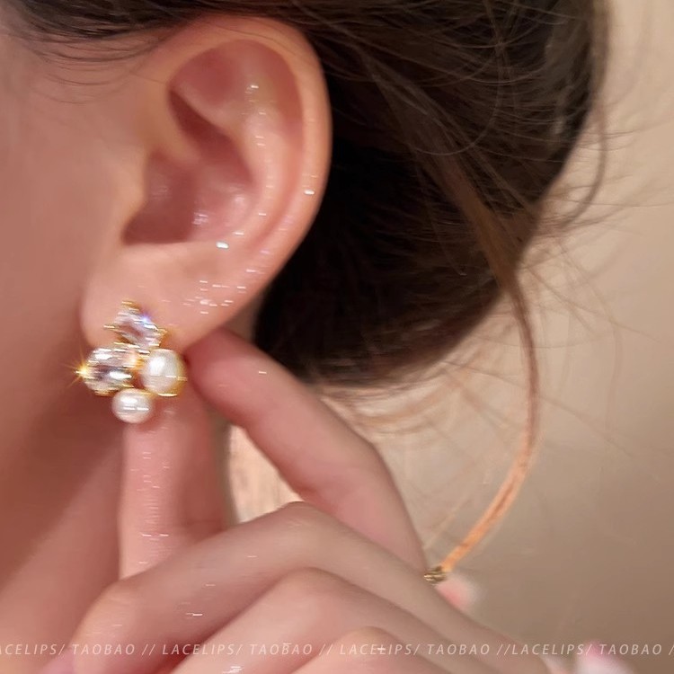 Xiaoxiang square pearl stud earrings, women's micro-inlaid zircon, high-end and versatile, elegant, niche and light luxury earrings Specification drawing