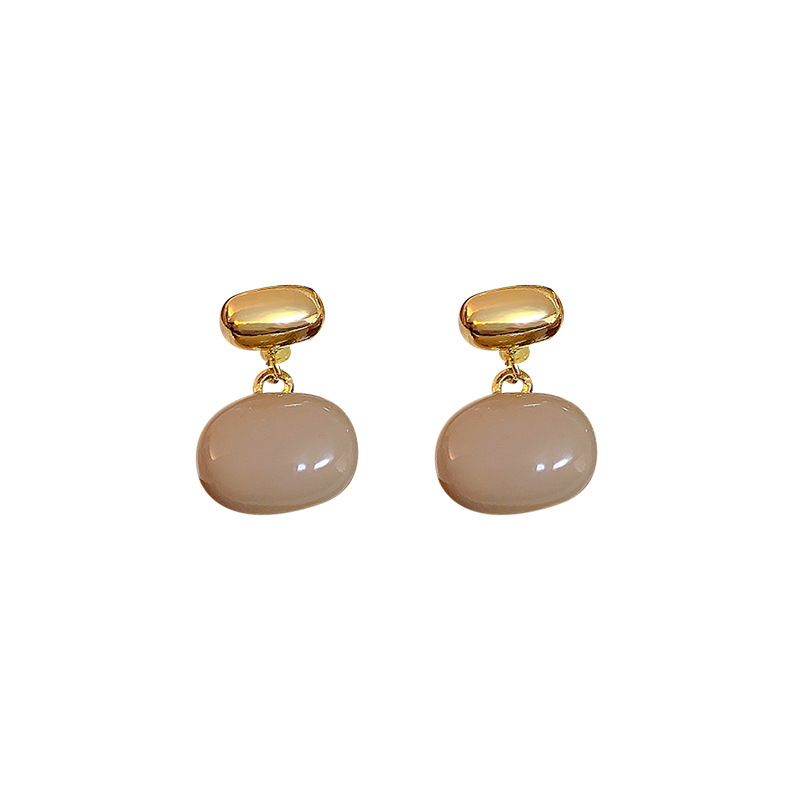 French retro two-pair bean stud earrings for women, small, simple and versatile, high-end and unique style earrings for autumn and winter Item Picture