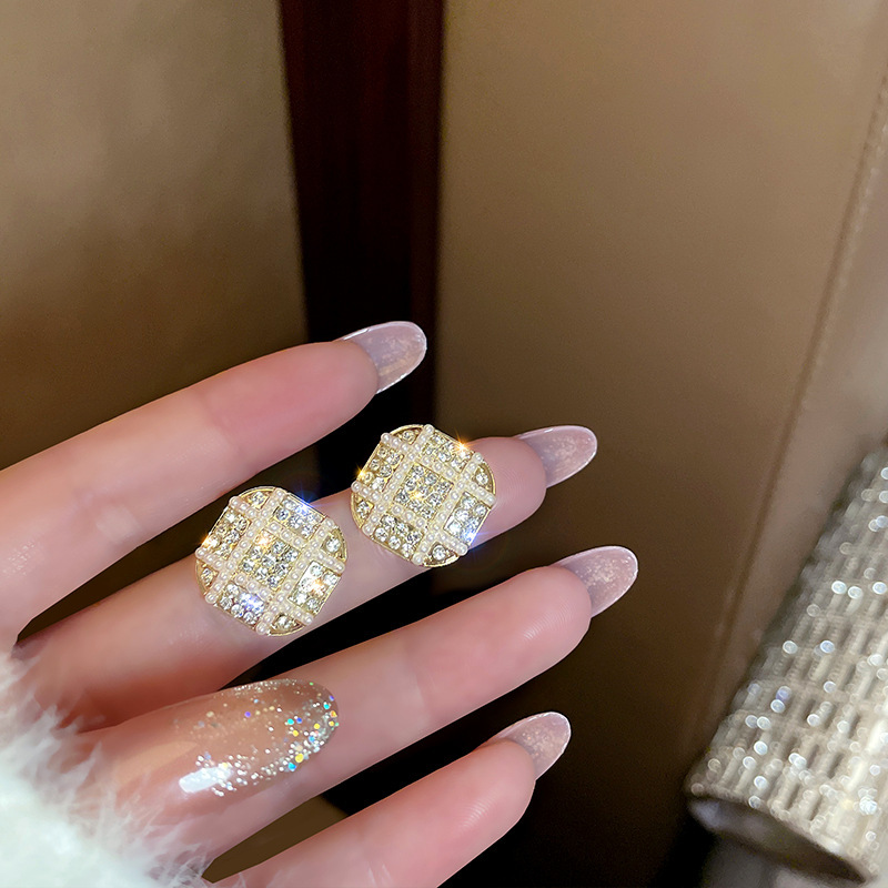 S925 Silver Needle Korean geometric Full diamond pearl earrings and Stud earrings, new trendy, simple, fashionable and light luxury stud earrings and earrings full figure