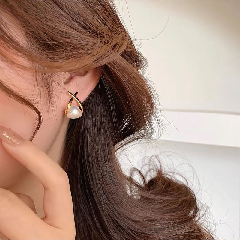 The S925 silver needle Korean version butterfly pearl earrings are detachable and can be worn in multiple ways. They are a ladylike, sweet and cute style with a graceful butterfly fluttering Specification drawing