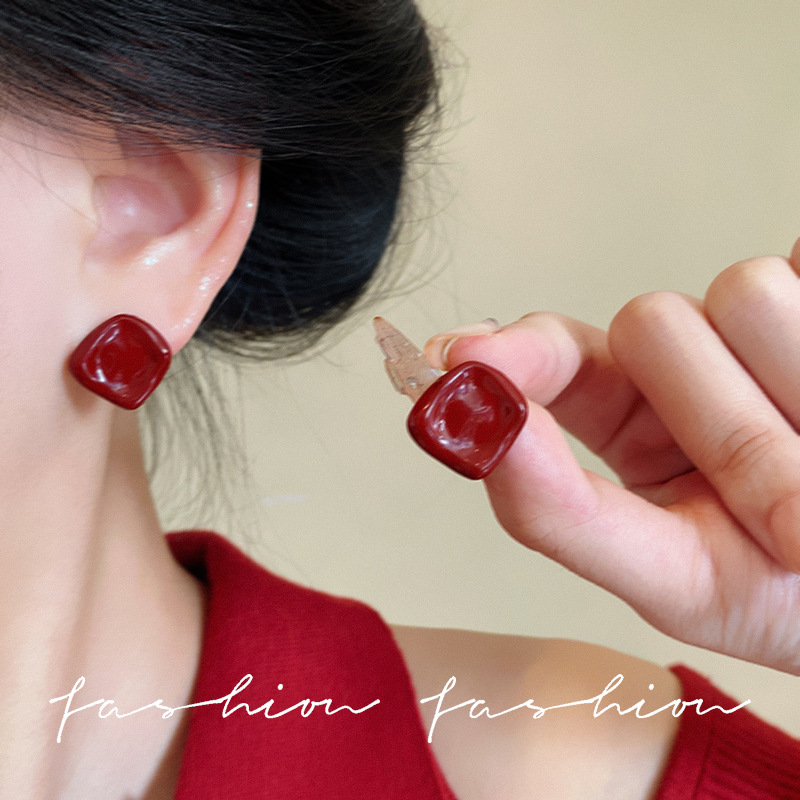 925 Silver Needle Whitening Ankela red Stud earrings for women, retro style, high-end feel, light luxury design new style details Picture