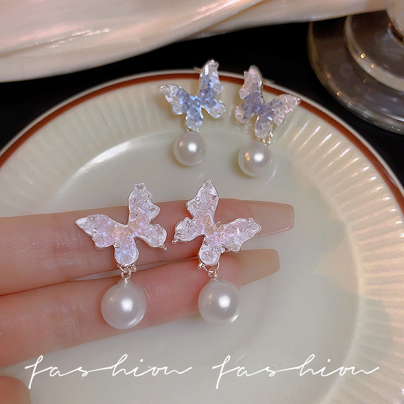 Butterfly tassel pearl earrings for women 2024 New bestsellers, super ethereal, light luxury, niche and high-end style earrings and earrings full figure