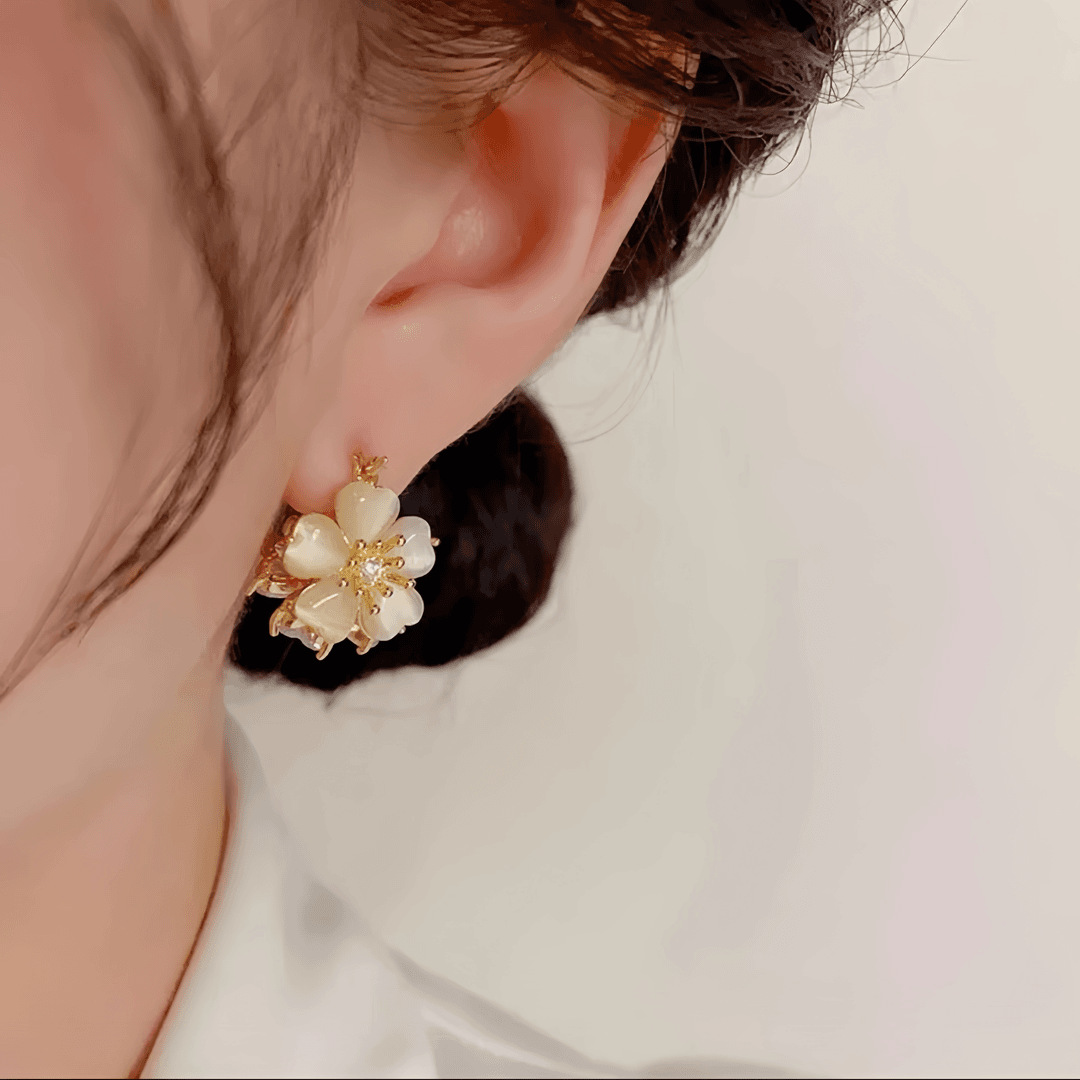 925 Silver Needle best-selling double-sided wearable earrings, fashionable and versatile, sweet earrings, high-end and exquisite ear buckles for women wholesale Application Scenario