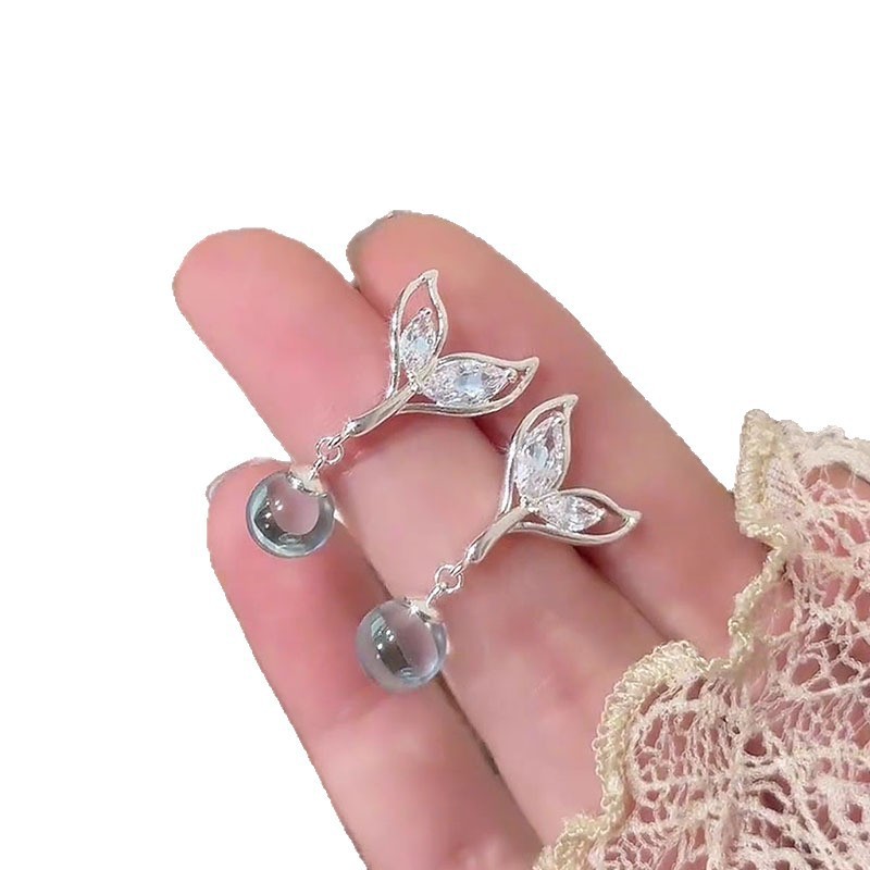 Summer fishtail beaded pendant earrings exude a sense of feminine sophistication and a touch of light luxury. Versatile stud earrings and long tassel earrings Item Picture