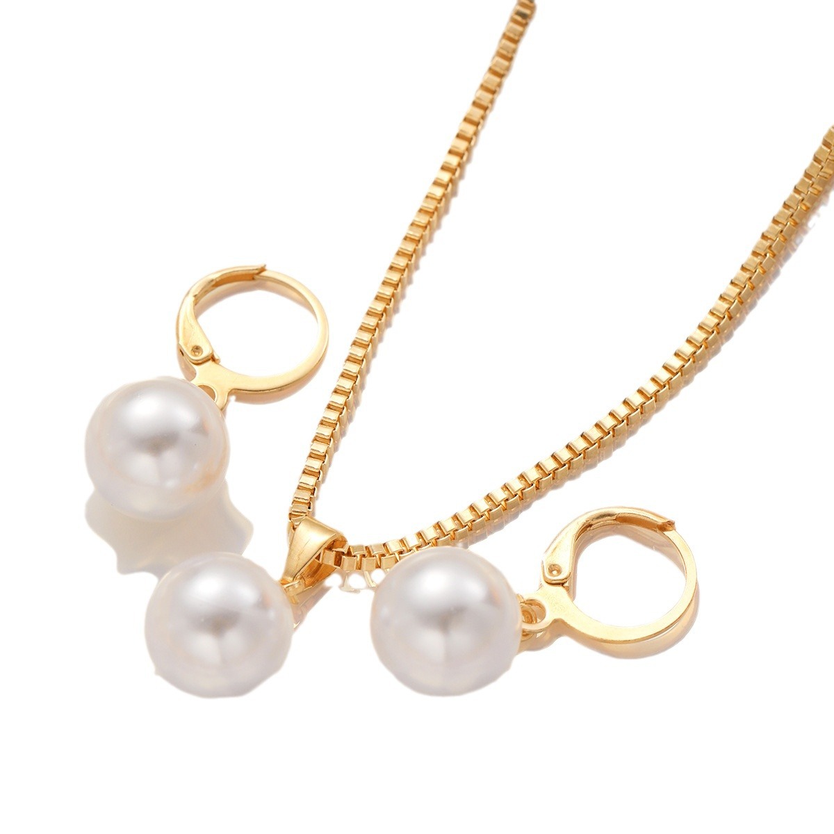 Cross-border European and American new pendant jewelry necklace, elegant design sense, light luxury earrings necklace, pearl imitation jewelry set Item Picture
