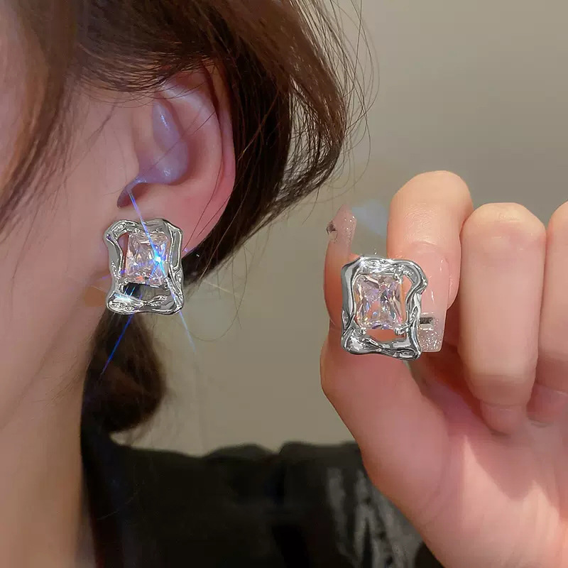 S925 Silver Needle Stud Earrings for Women's 2022 Autumn/Winter New Style, with a niche design sense, light luxury and versatile earrings, cold style earrings details Picture