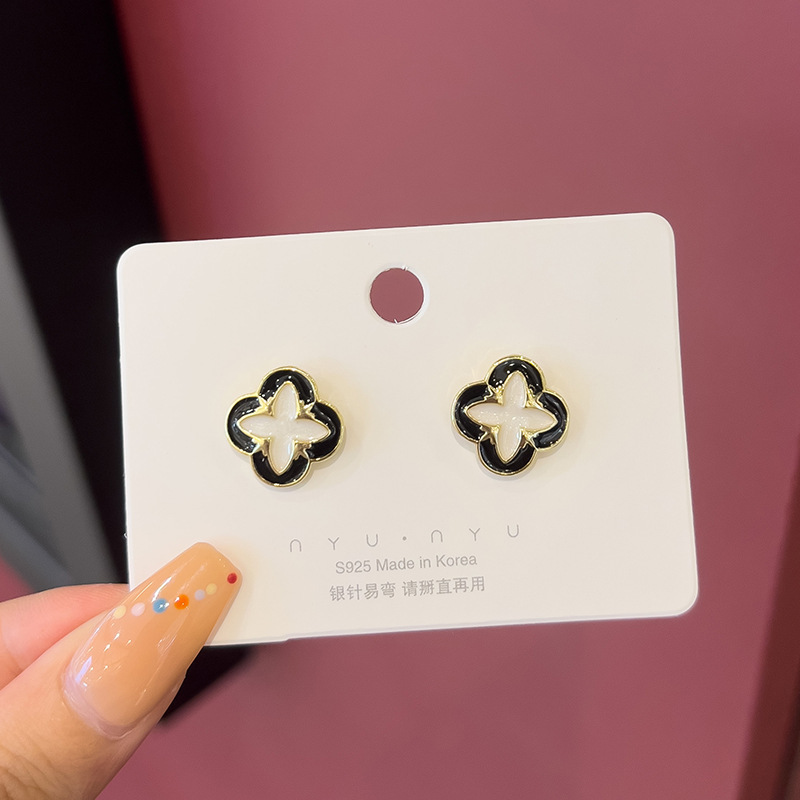Korean version S925 silver needle new trendy summer earrings, the same style of earrings for female celebrities Application Scenario