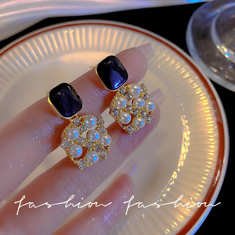 Pearl earrings 2023 new style, trendy and high-end, light luxury, internet-famous stud earrings, Korean style, versatile black earrings for women Specification drawing