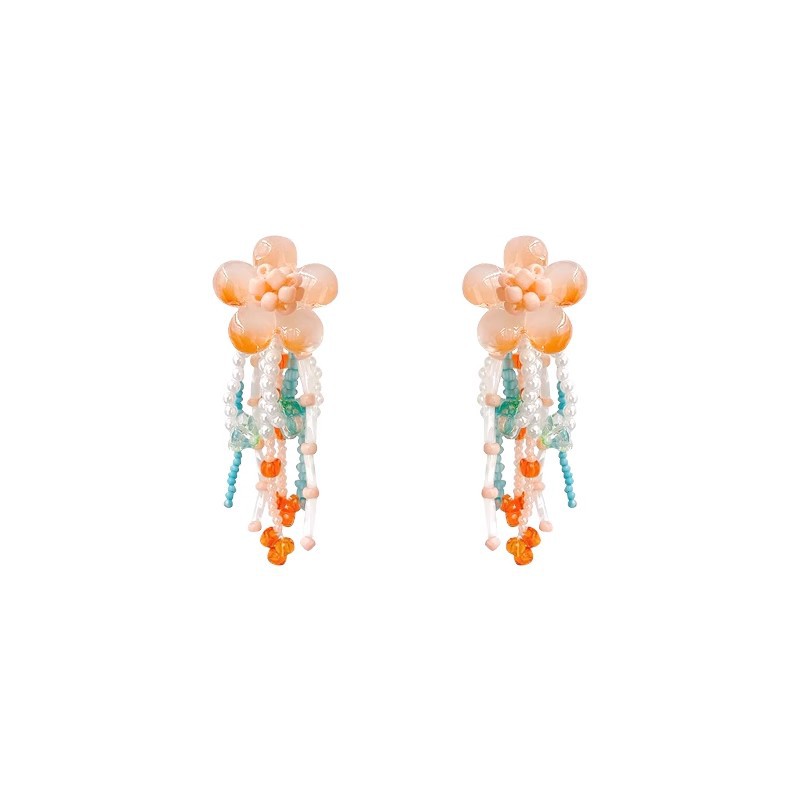 Early spring Bohemian vacation style flower pearl stud earrings for women, super fairy-like style earrings, suitable for round faces Item Picture