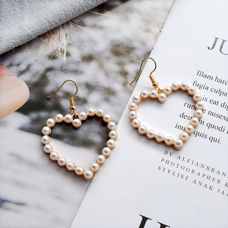Heart-shaped pearl elegant earrings for women, simple and individual, versatile stud earrings, Dongdaemun looks petite and fresh earrings Specification drawing