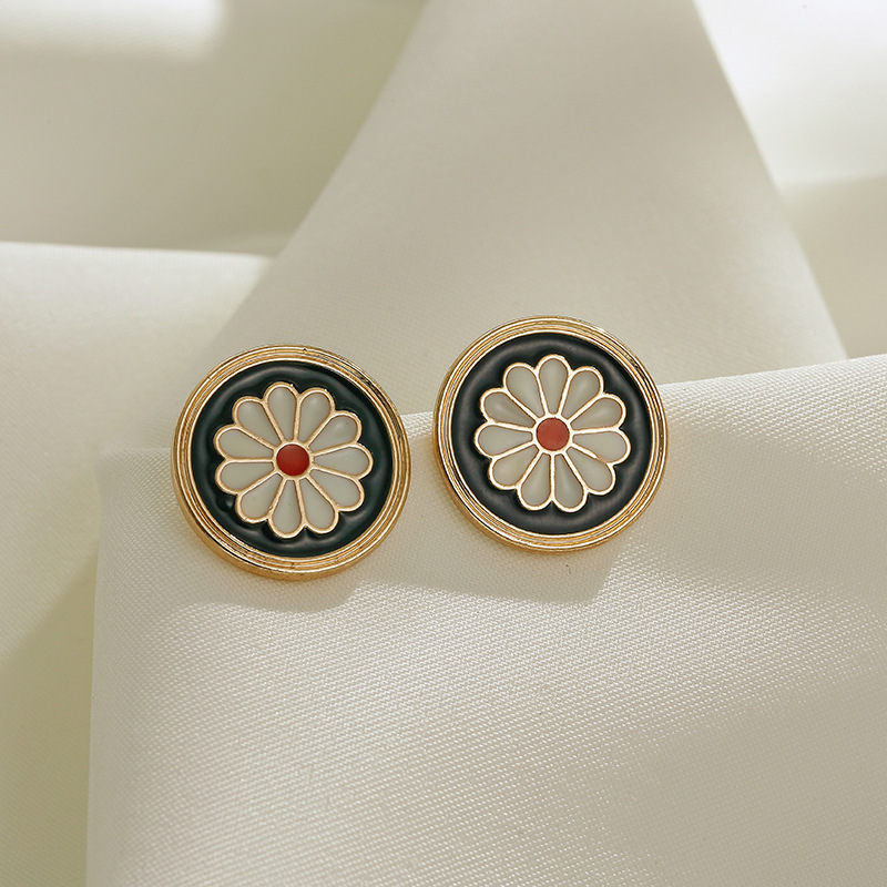 S925 Silver Needle fashionable Retro colorful oil-dripping Daisy stud earrings Simple vintage ancient style flower stud earrings full figure
