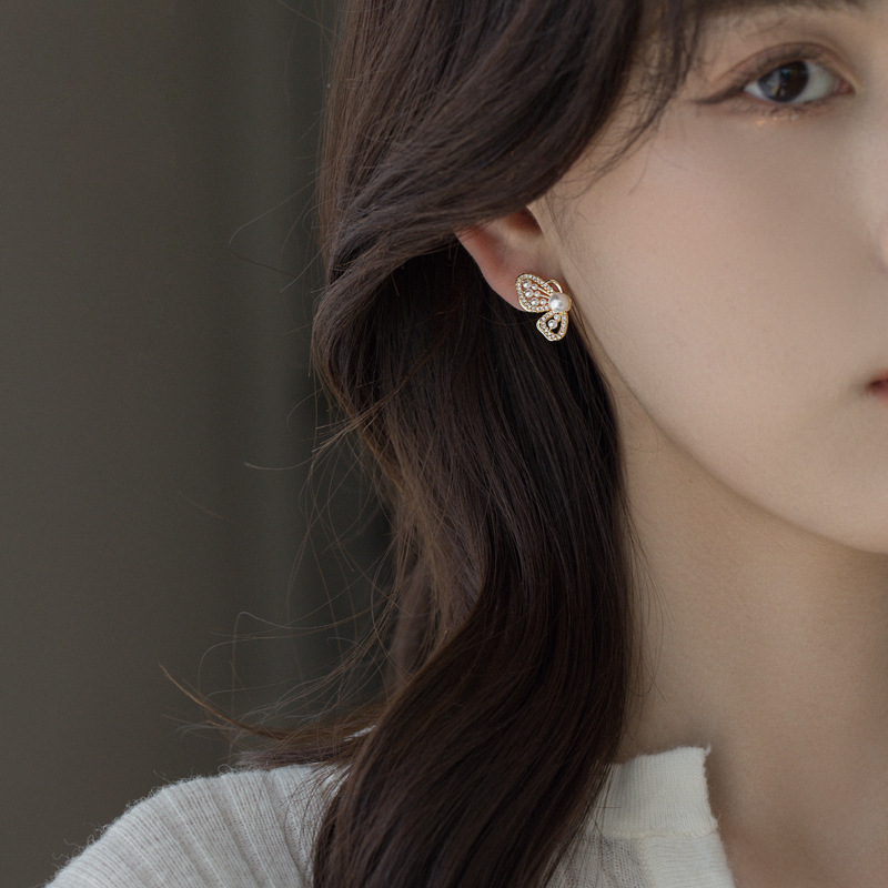 S925 Silver Needle French pearl Stud women's Niche light Luxury retro earrings Butterfly Diamond Stud women's earrings wholesale Application Scenario