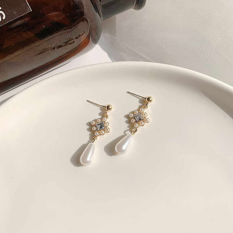 Elegant and refined water drop pearl earrings, long and retro style, versatile water diamond earrings, 925 silver needle wholesale full figure