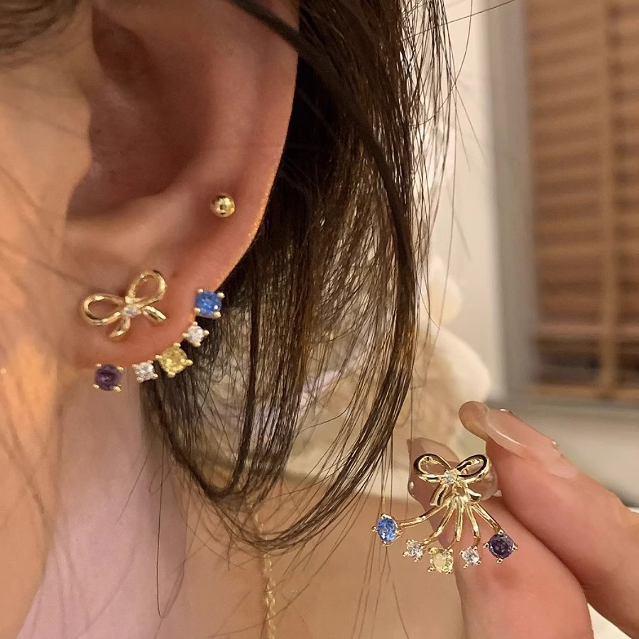 Super shiny colorful bow stud earrings for women, light luxury and high-end style earrings, niche design, new autumn and winter earrings full figure