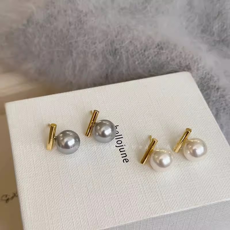 Balanced one-bar pearl silver needle stud earrings for women, retro cold grey chanel-style earrings, simple and versatile bestsellers details Picture