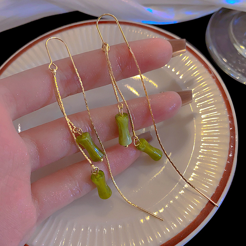 Green bamboo joint ear thread women's forest-style super fairy long tassel earrings, high-end, fashionable and stylish earrings and earrings wholesale full figure
