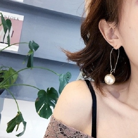 Korean style simple and versatile accessories, imitation pearl earrings, ear rings, pendants, popular earrings, long and elegant stud earrings for women details Picture