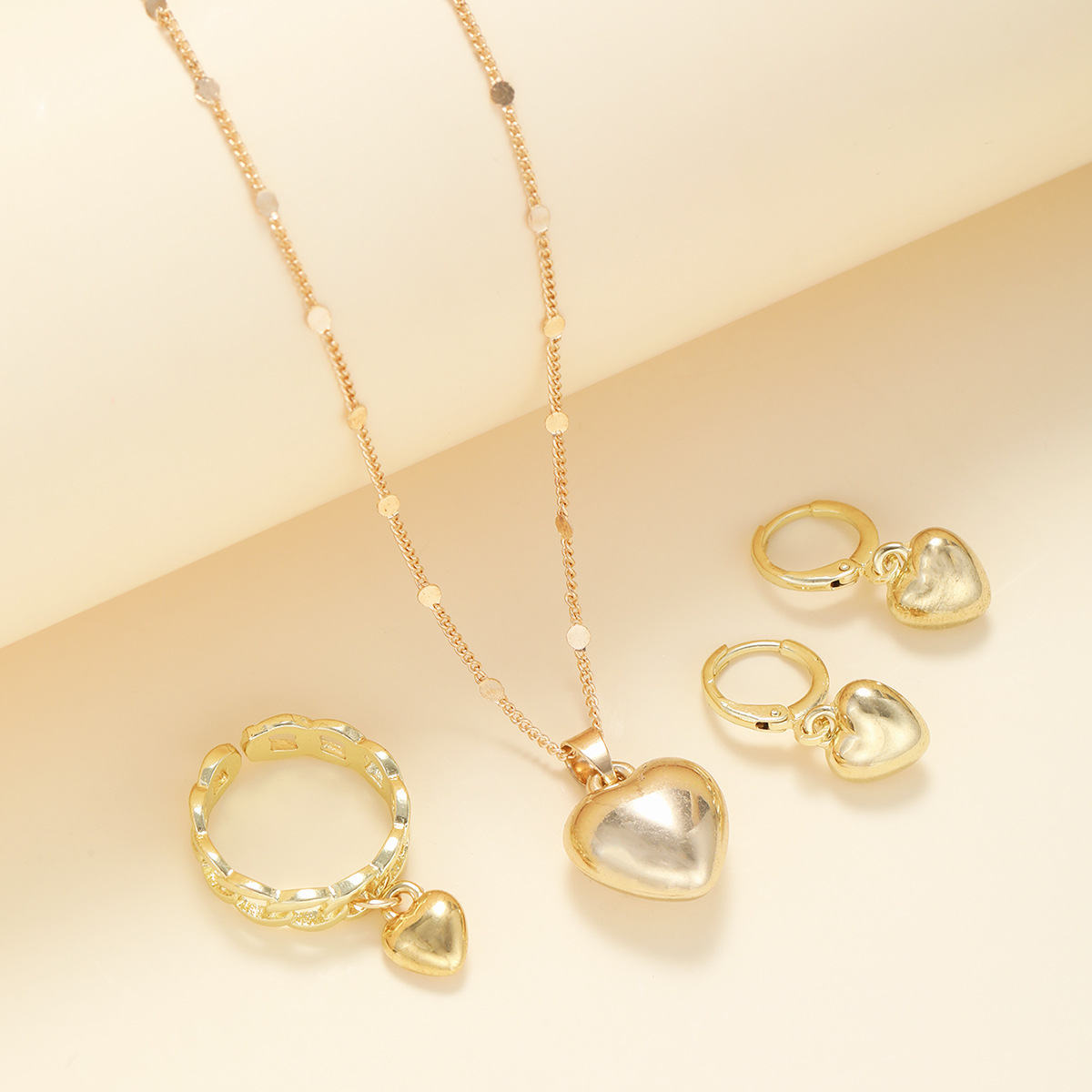 New cross-border fashionable and creative heart-shaped earrings, rings, necklaces and other high-end women's jewelry from Europe and America with a sense of design details Picture