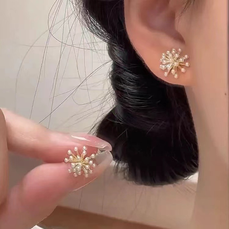 Small and exquisite popcorn pearl stud earrings with a noble and elegant demeanor, fashionable and versatile, high-end female Internet celebrity commuting earrings Specification drawing