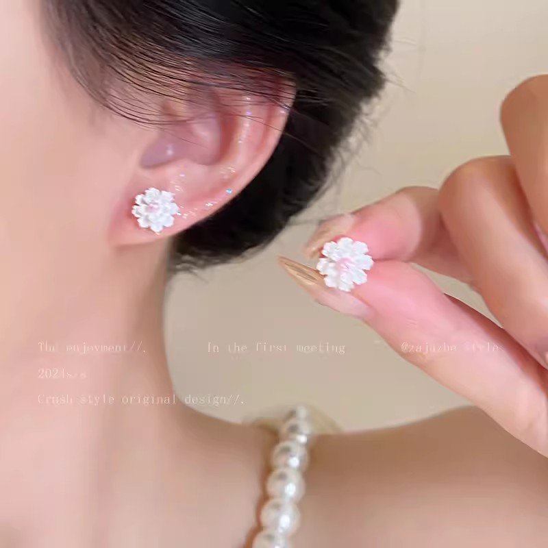 925 Silver Needle Blue Camellia Flower Stud Earrings for Women, fresh and sweet, niche design, simple and versatile earrings Specification drawing