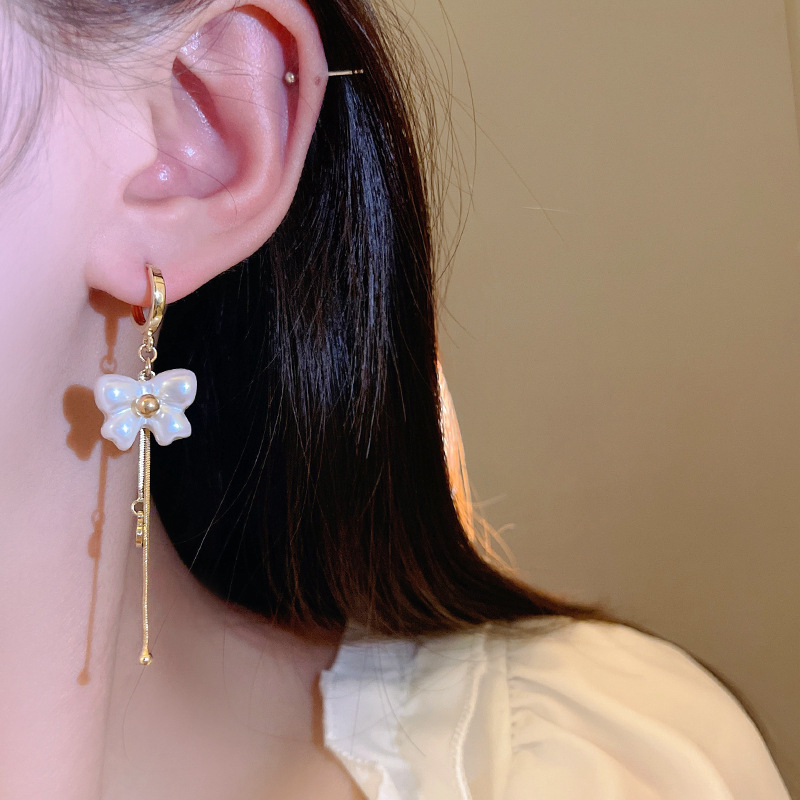Ethereal bow tassel earrings, a niche design for women, long earrings, fashionable, individual and elegant ear buckles and earrings details Picture
