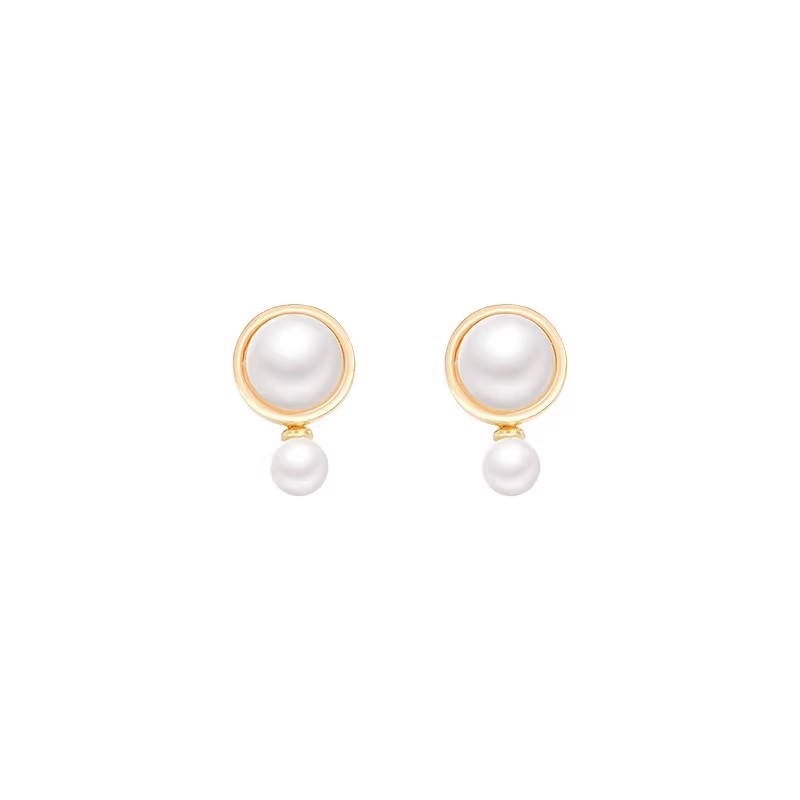 French retro design pearl earrings, a fashionable and high-end look for women, versatile and elegant, and a niche earring accessory Item Picture