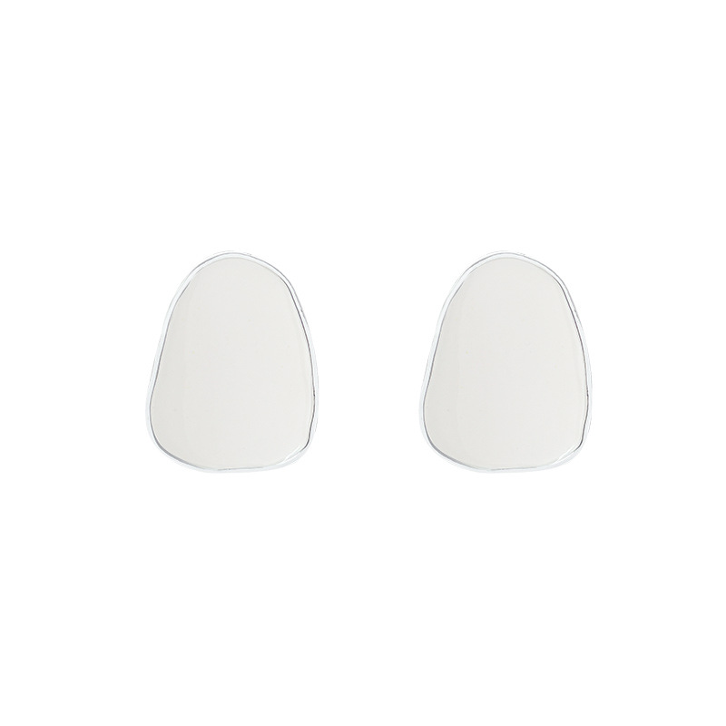 White textured square stud earrings for women, versatile, casual design, exaggerated, simple and elegant, new 2025 earrings Item Picture