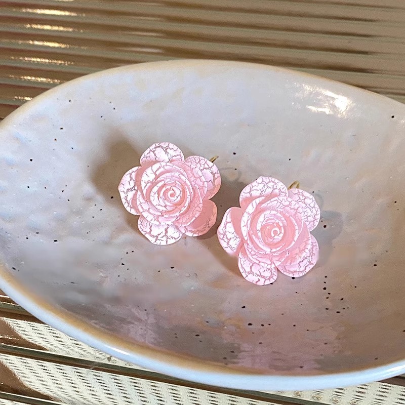 French romantic pink burst flower earrings, a unique and elegant design for women, rose ear buckles, vacation earrings Application Scenario