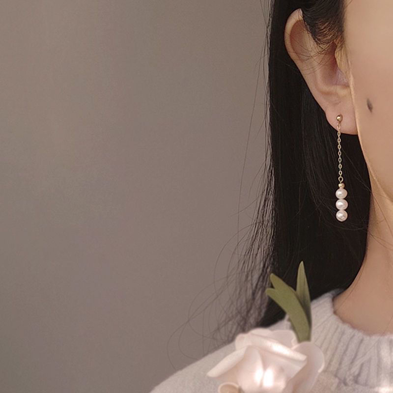 A new, trendy Hong Kong-style bestseller featuring long bevel pearl stud earrings that are gentle and anti-allergy for women on Instagram Specification drawing