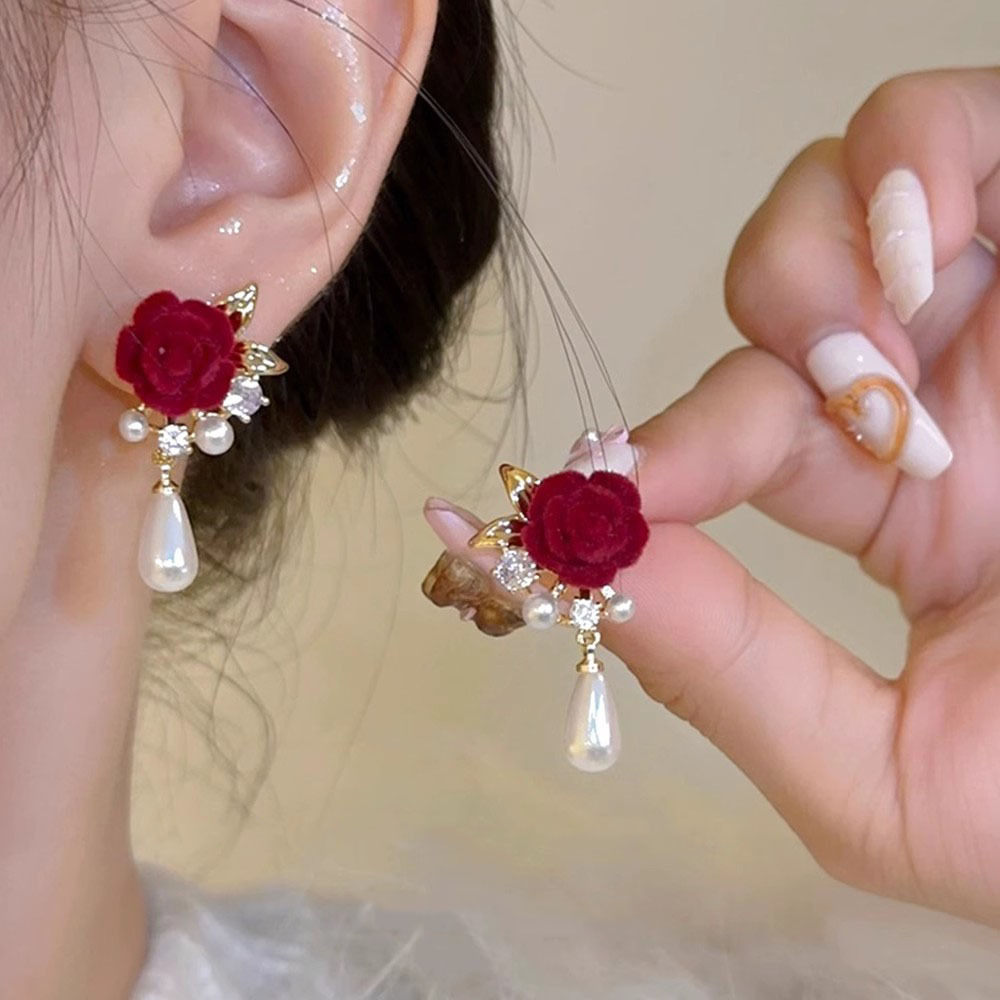 French red plush flower stud earrings, a retro and fashionable Hong Kong style earring with a unique design and simple style full figure