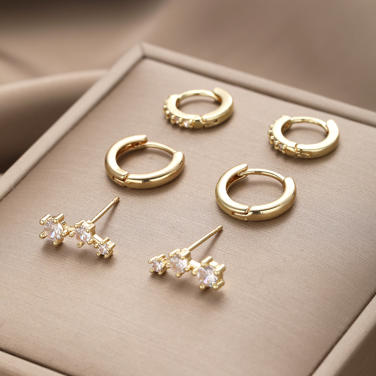 Amazon's new zircon copper-plated real gold earrings 3-piece set with stud earrings, a light luxury and high-end women's ear accessory wholesale in Yiwu Specification drawing
