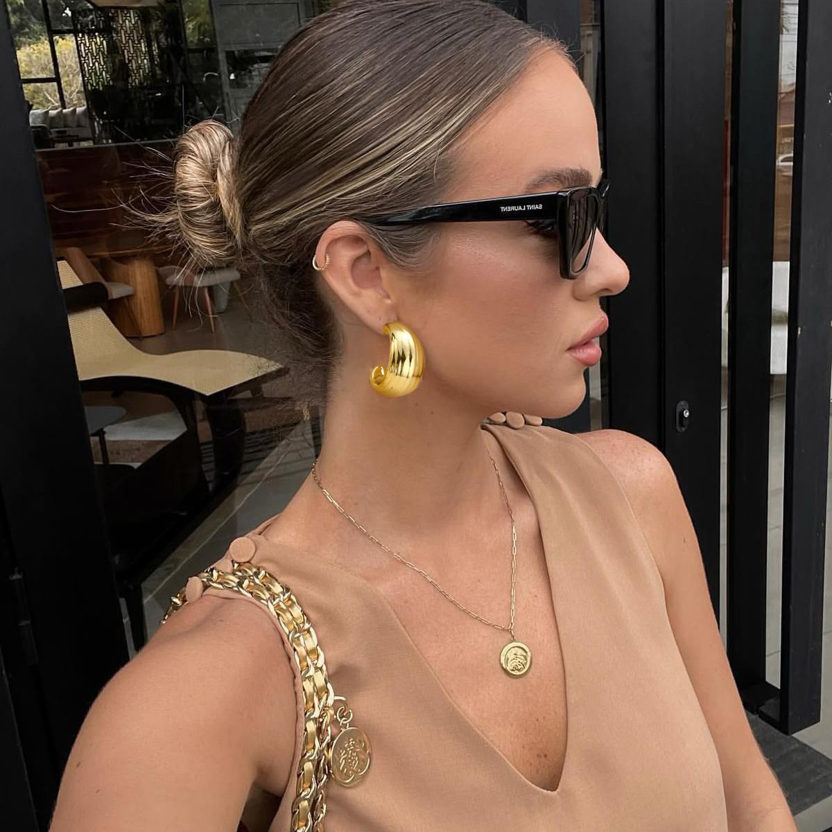 New cross-border mirror earrings from Europe and America, creative geometric sense, French light luxury metal hollow earrings earring full figure