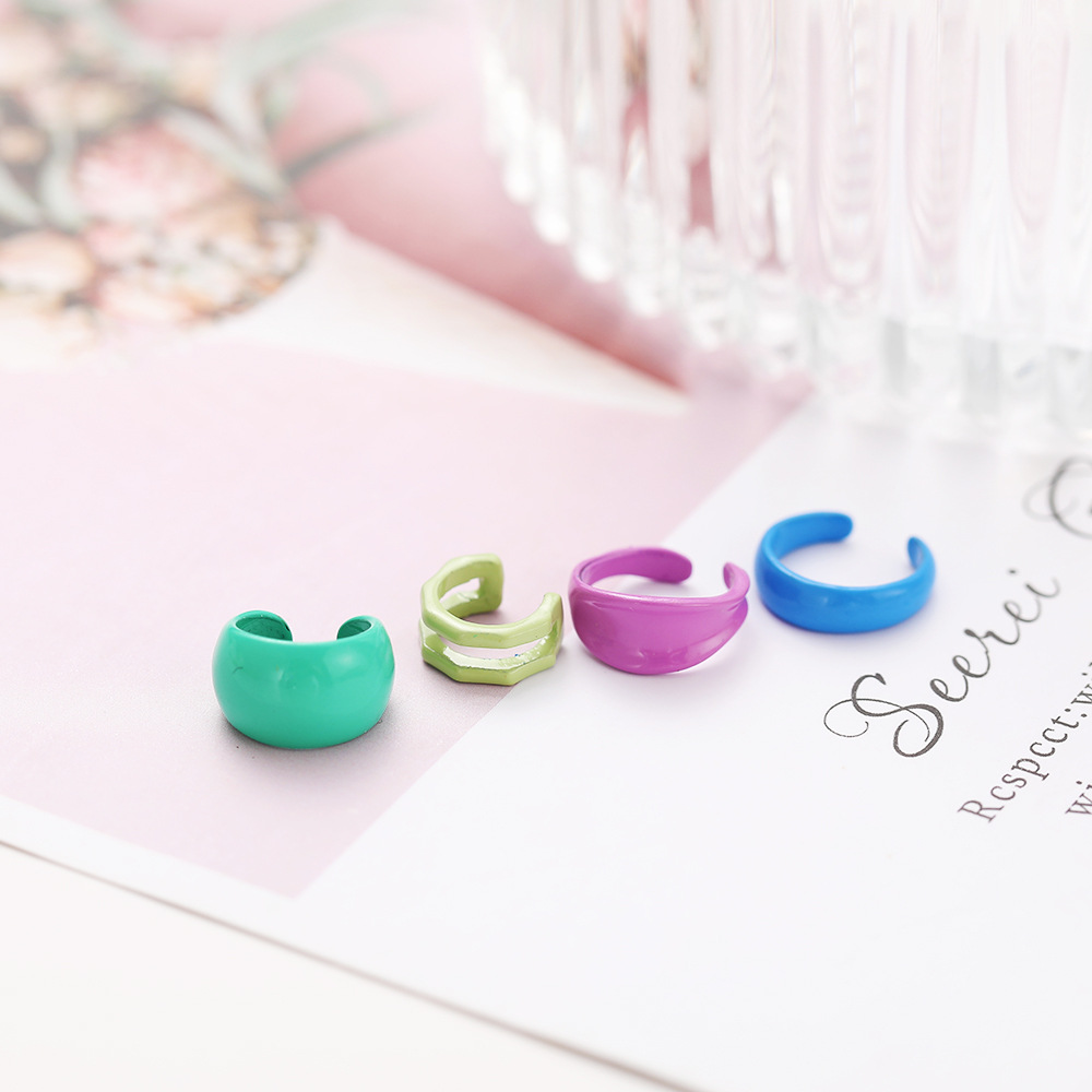 The design sense ear bone clips are simple and stylish, with an ins girlish vibe. They are layered with colorful lacquered ear clips without ear holes, and are forest-style earrings Specification drawing