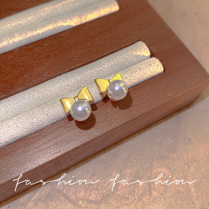 Cute and sweet bow pearl stud earrings for girls' commuting, niche design, high-end earrings and pendants wholesale Specification drawing