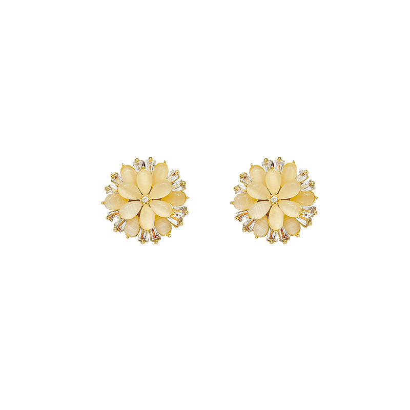 Korean-style sweet cat's eye stone flower zircon stud earrings, unique and high-end female earrings, versatile earrings for Internet celebrities Item Picture