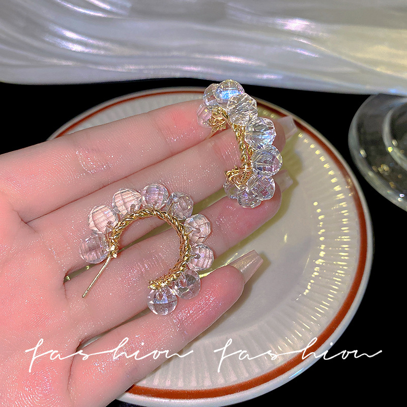 Korean C-shaped earrings, a new trend of high-end and trendy earrings in 2023, with a cold and elegant style that exudes the charm of a socialite full figure